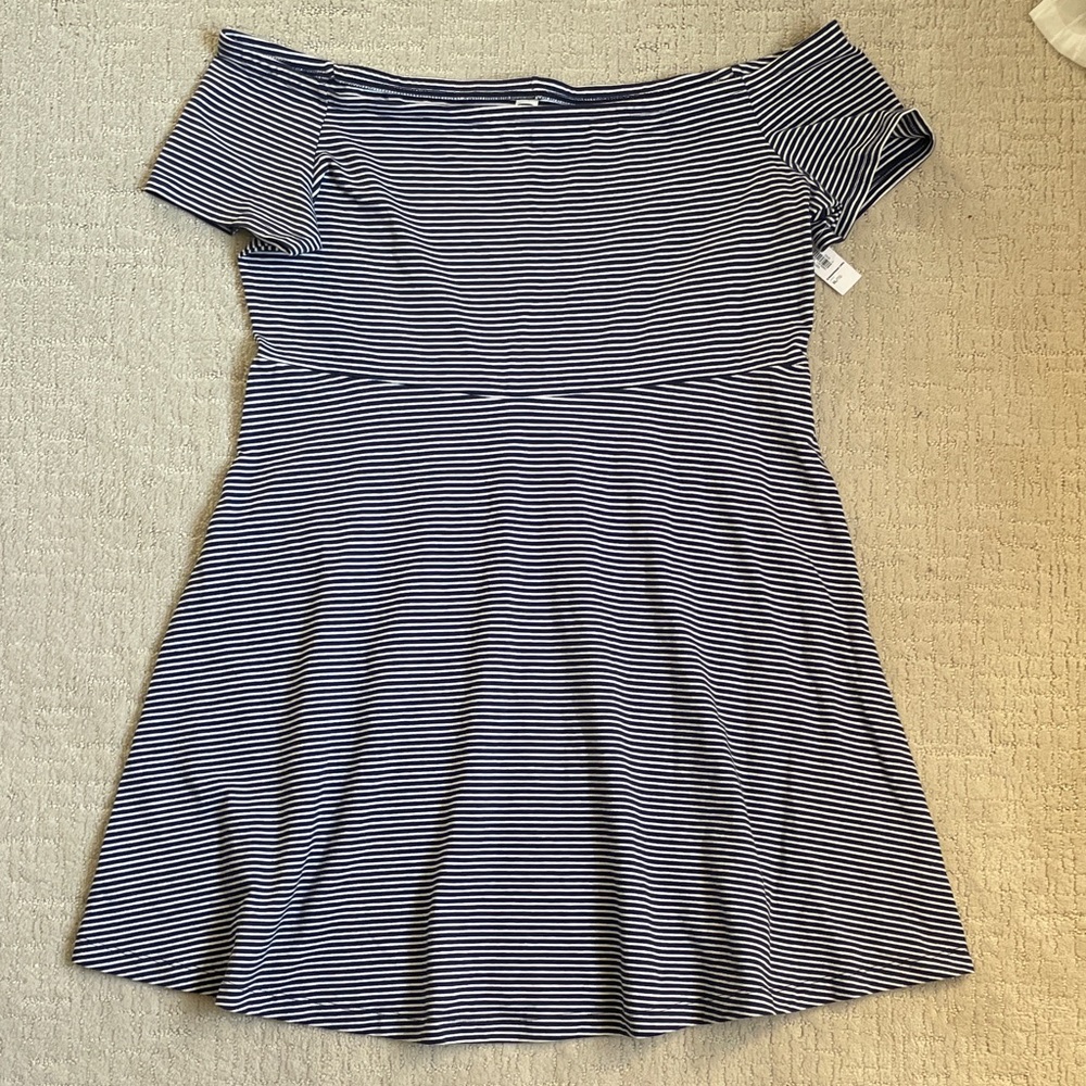 Off-the-shoulder fabulous dress - dress it up or down!